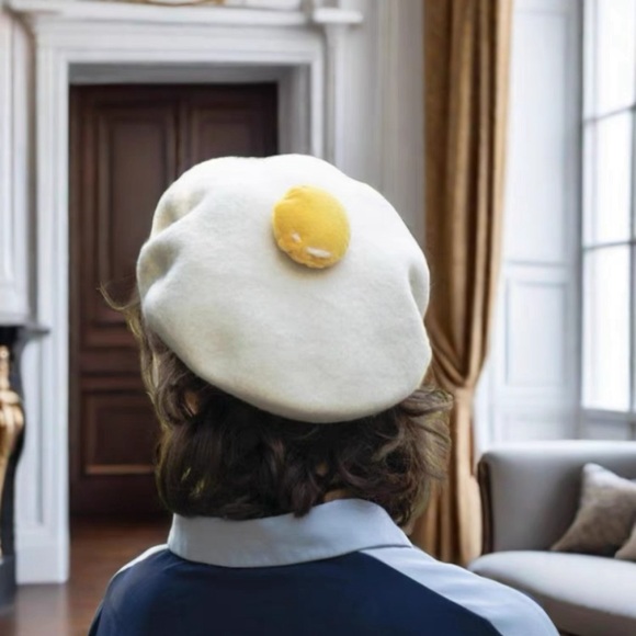 NWT Handmade Fried Egg Wool Winter Beret Hat 1 Size - Picture 2 of 8